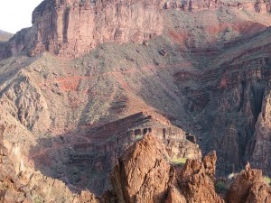 The Kaibab trail weaving its way up to south rim